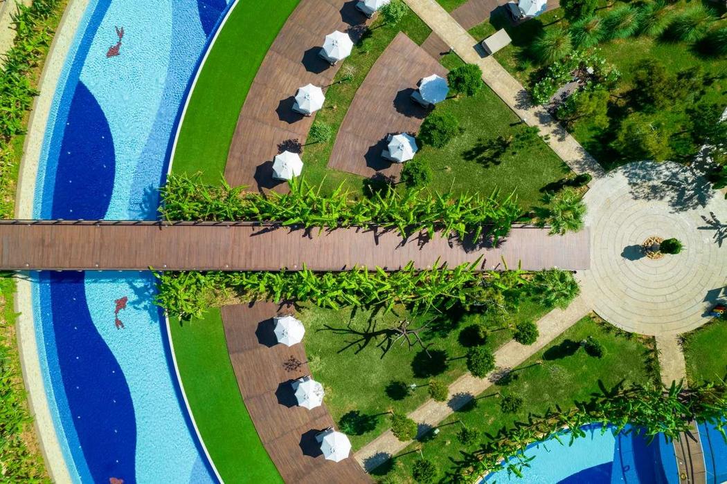 Concorde Luxury Resort & Casino Hotel 