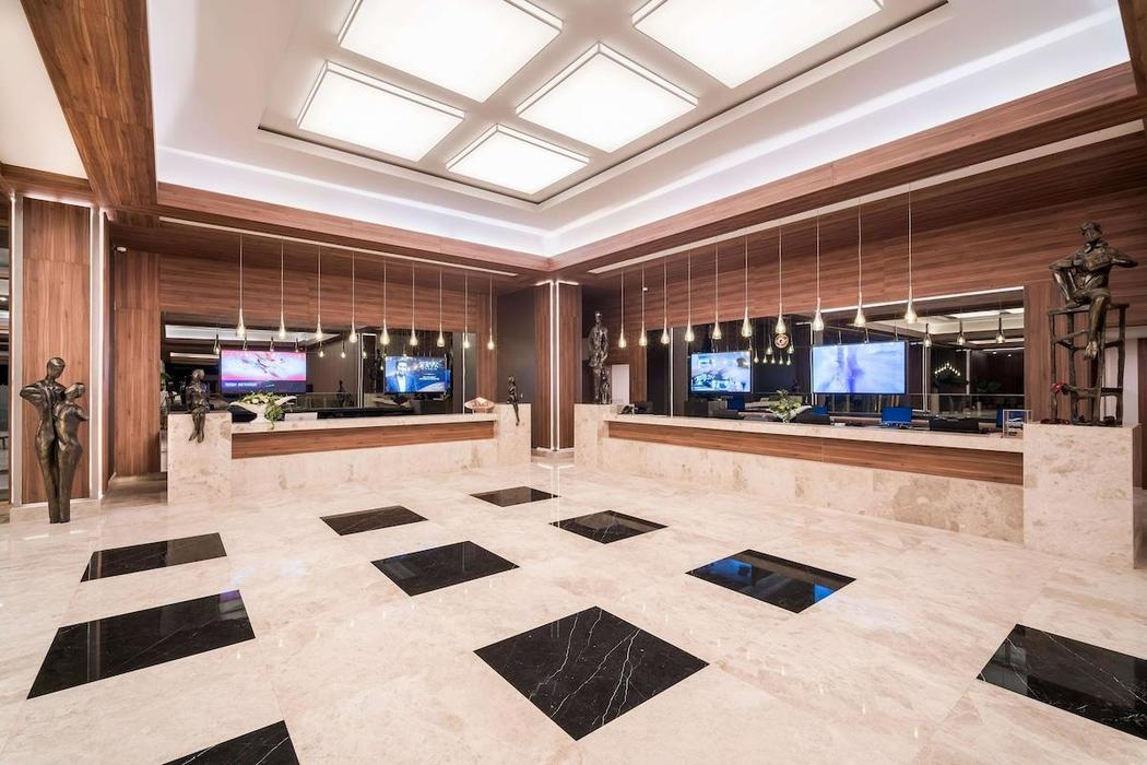 Concorde Luxury Resort & Casino Hotel 