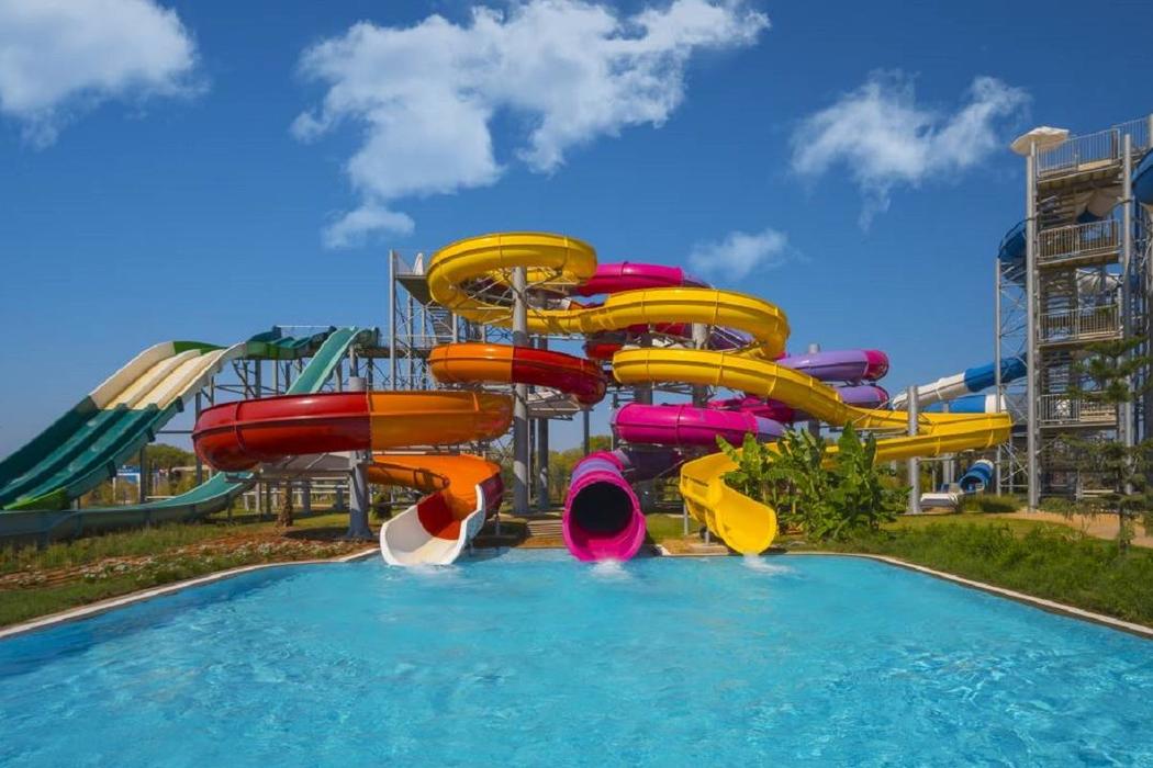 Concorde Luxury Resort & Casino Hotel 