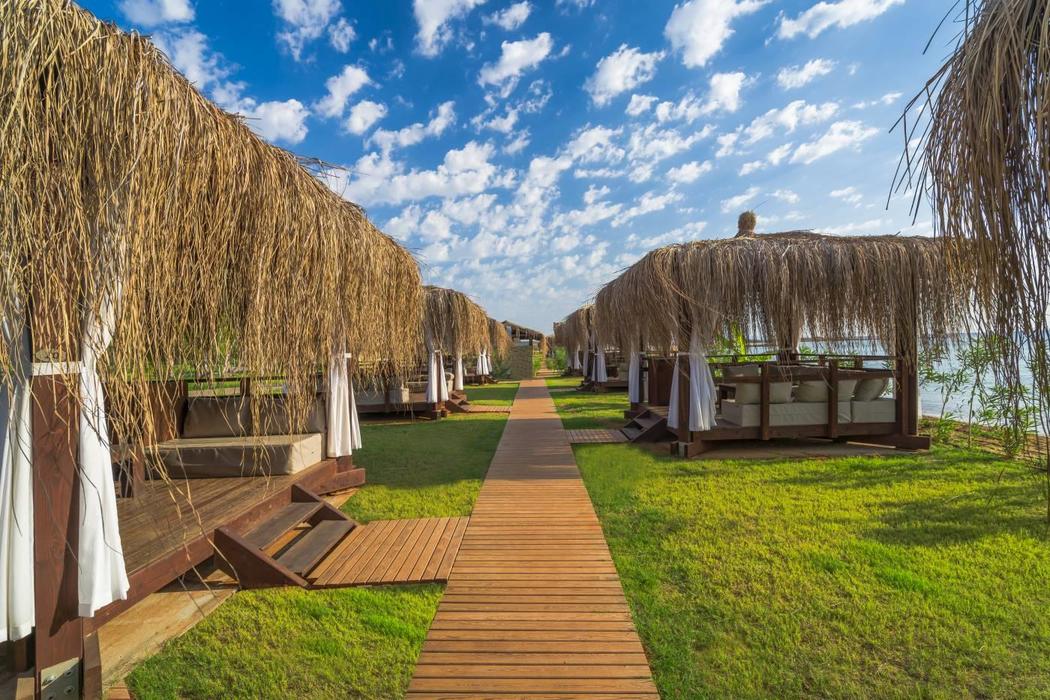 Concorde Luxury Resort & Casino Hotel 