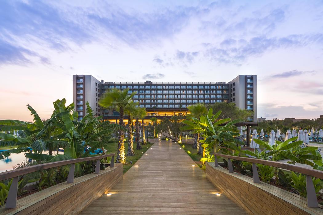 Concorde Luxury Resort & Casino Hotel 