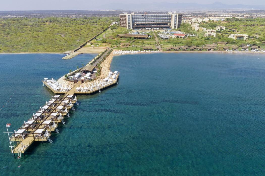 Concorde Luxury Resort & Casino Hotel 