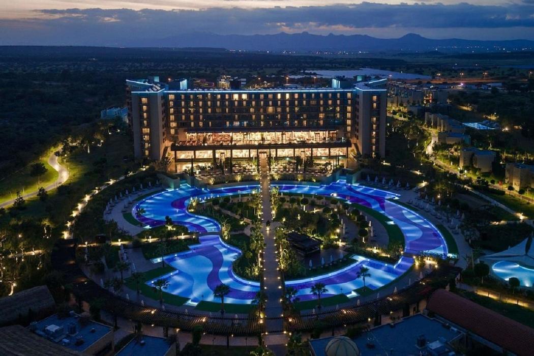 Concorde Luxury Resort & Casino Hotel 