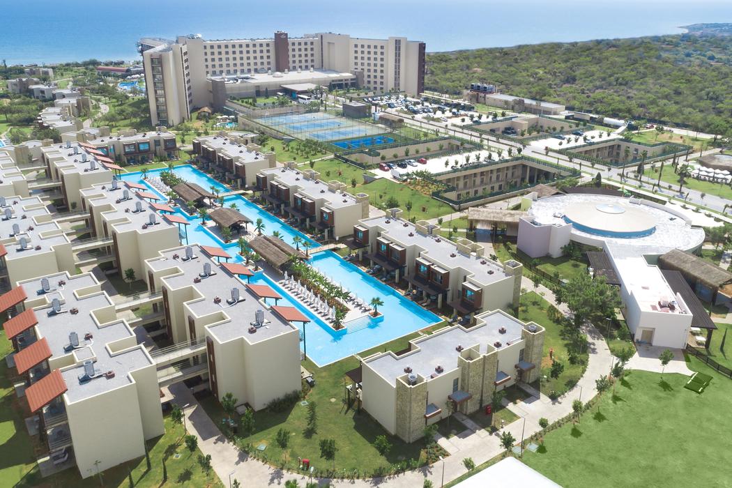 Concorde Luxury Resort & Casino Hotel 