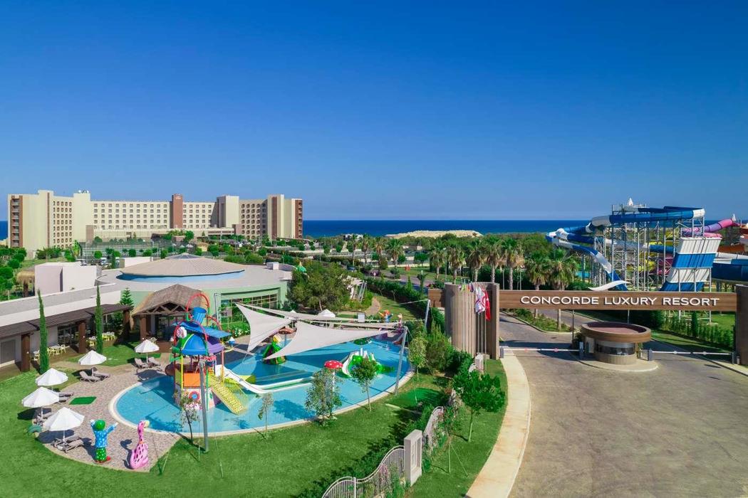 Concorde Luxury Resort & Casino Hotel 