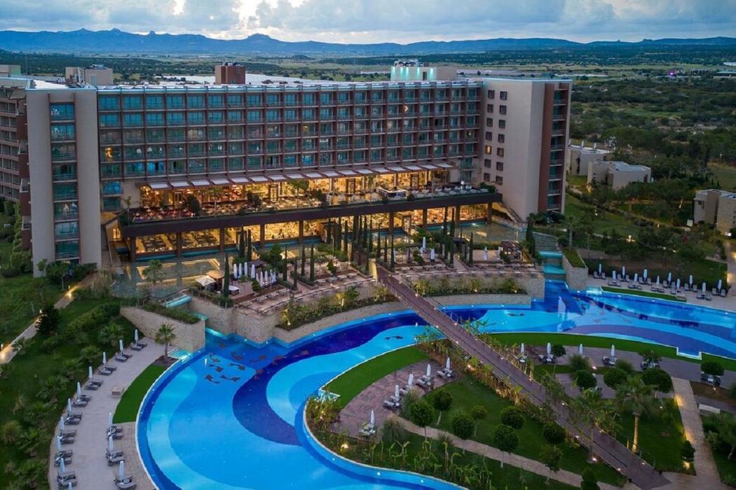 Concorde Luxury Resort & Casino Hotel 