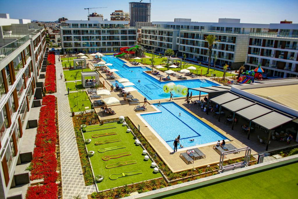 Courtyard Long Beach Holiday Resort