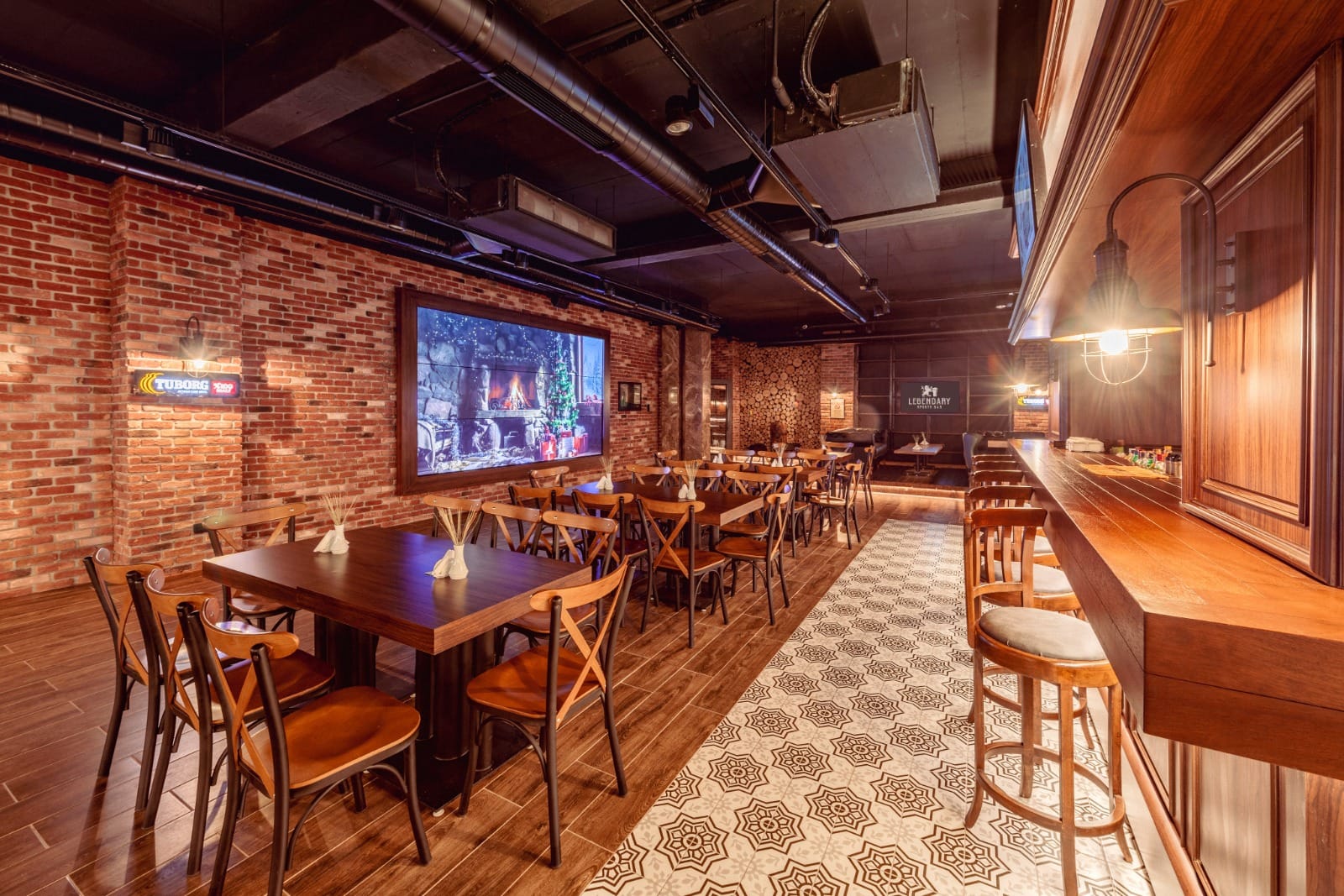 Novel Centre Point Hotel